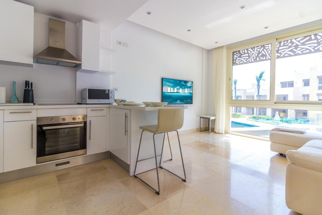 Ollystays Mangroovy Seaview 1Br Beach And Pool Free Access Hurgada Dış mekan fotoğraf